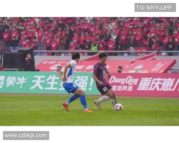 重庆足球队实力之争引发热议球迷与专家各执己见 重庆足球队实力之争引发热议球迷与专家各执己见